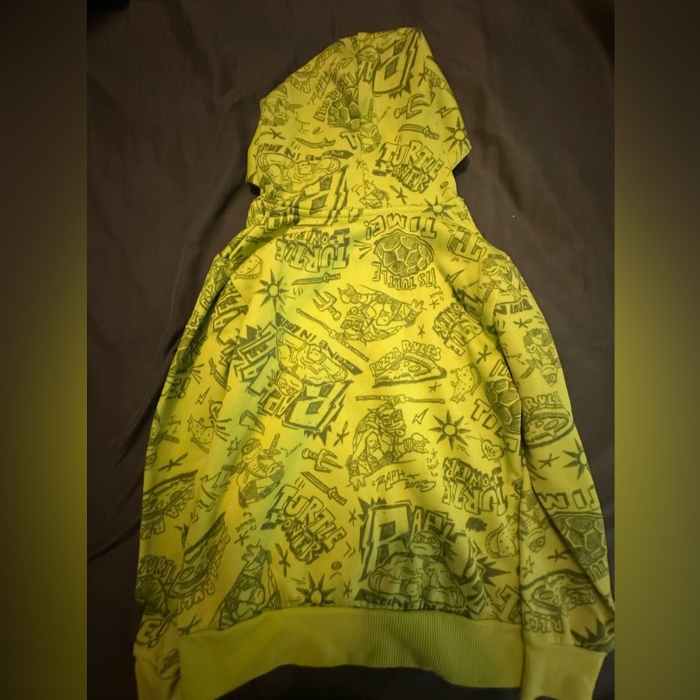 2/$20 Ninja Turtles Hoodie Boys Medium (7-8) bright green - Picture 3 of 3